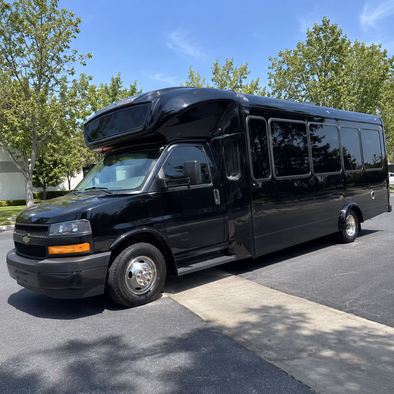new britain 15 passenger party bus