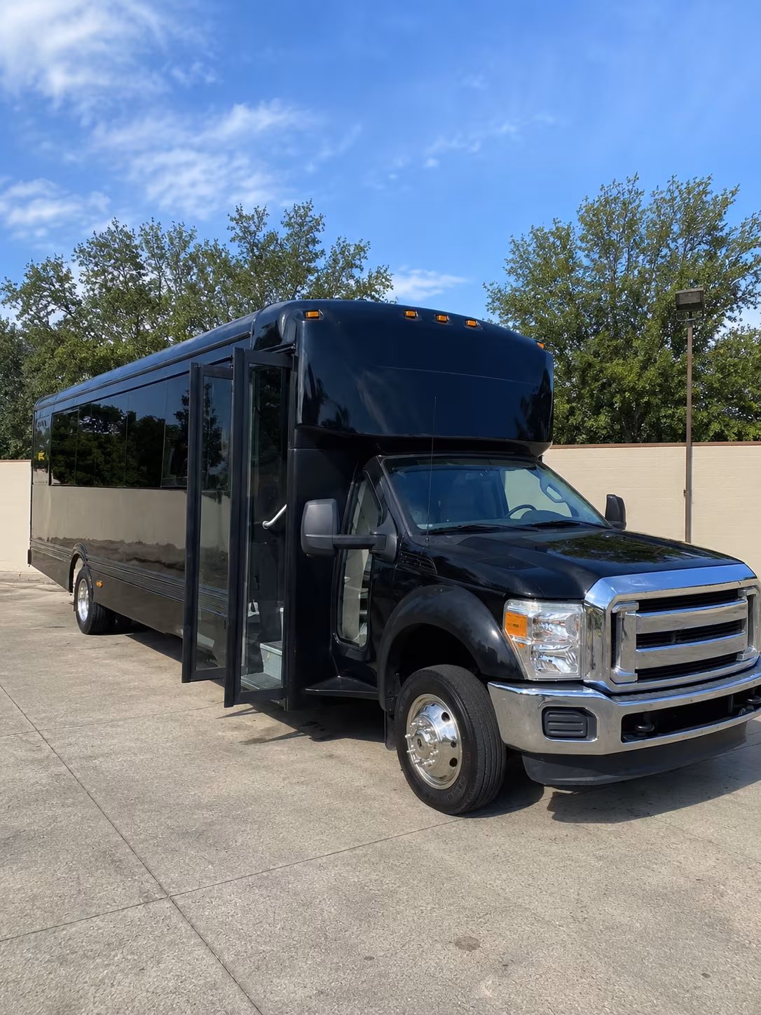 new britain 20 passenger party bus