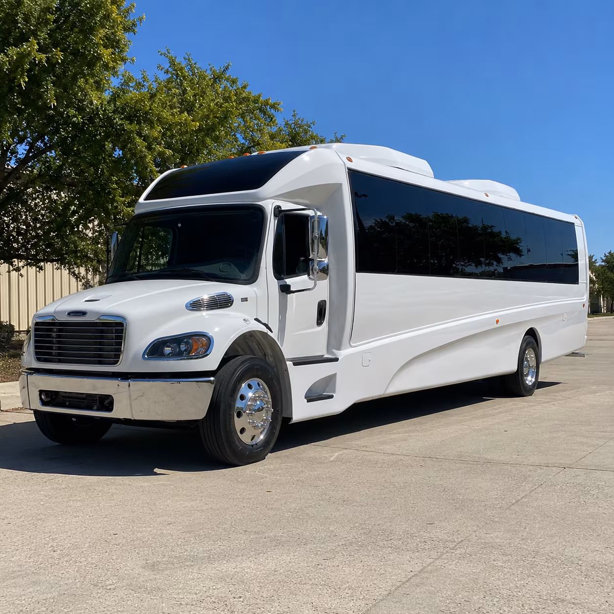 new britain 28 passenger minibus