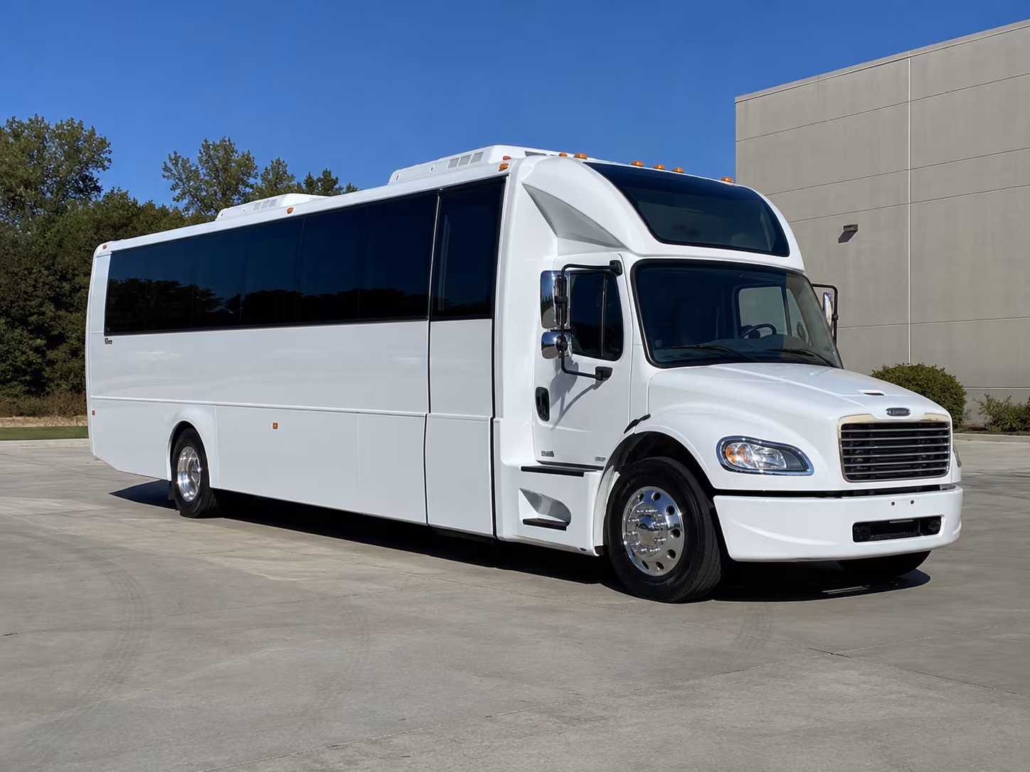new britain 28 passenger party bus