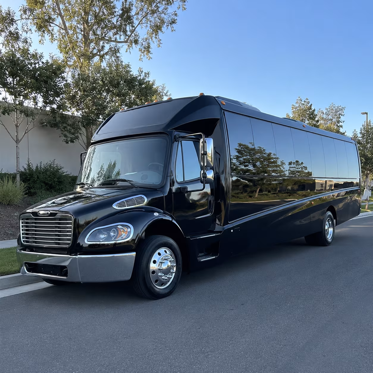 new britain 30 passenger minibus