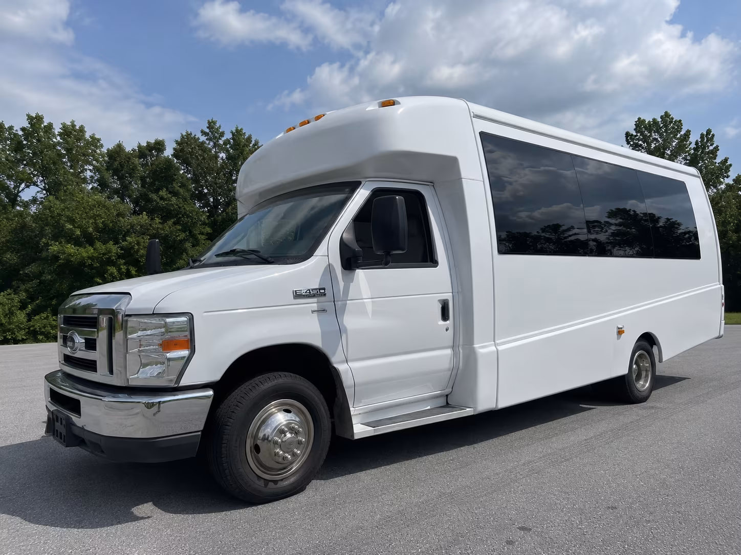 shuttle buses for arriving groups and conference transfers in new britain